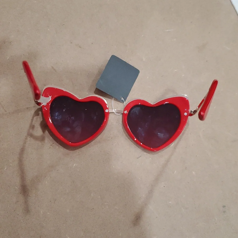 Red heart shaped cat eye retro vintage pinup style sunglasses new‎
